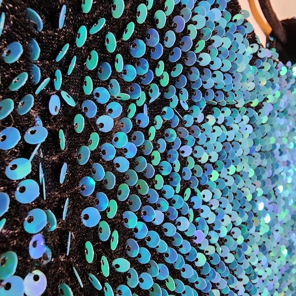 NWT Motel Rock Blue Green Iridescent Sequin long sleeve mini dress. Size XS. - Picture 3 of 17